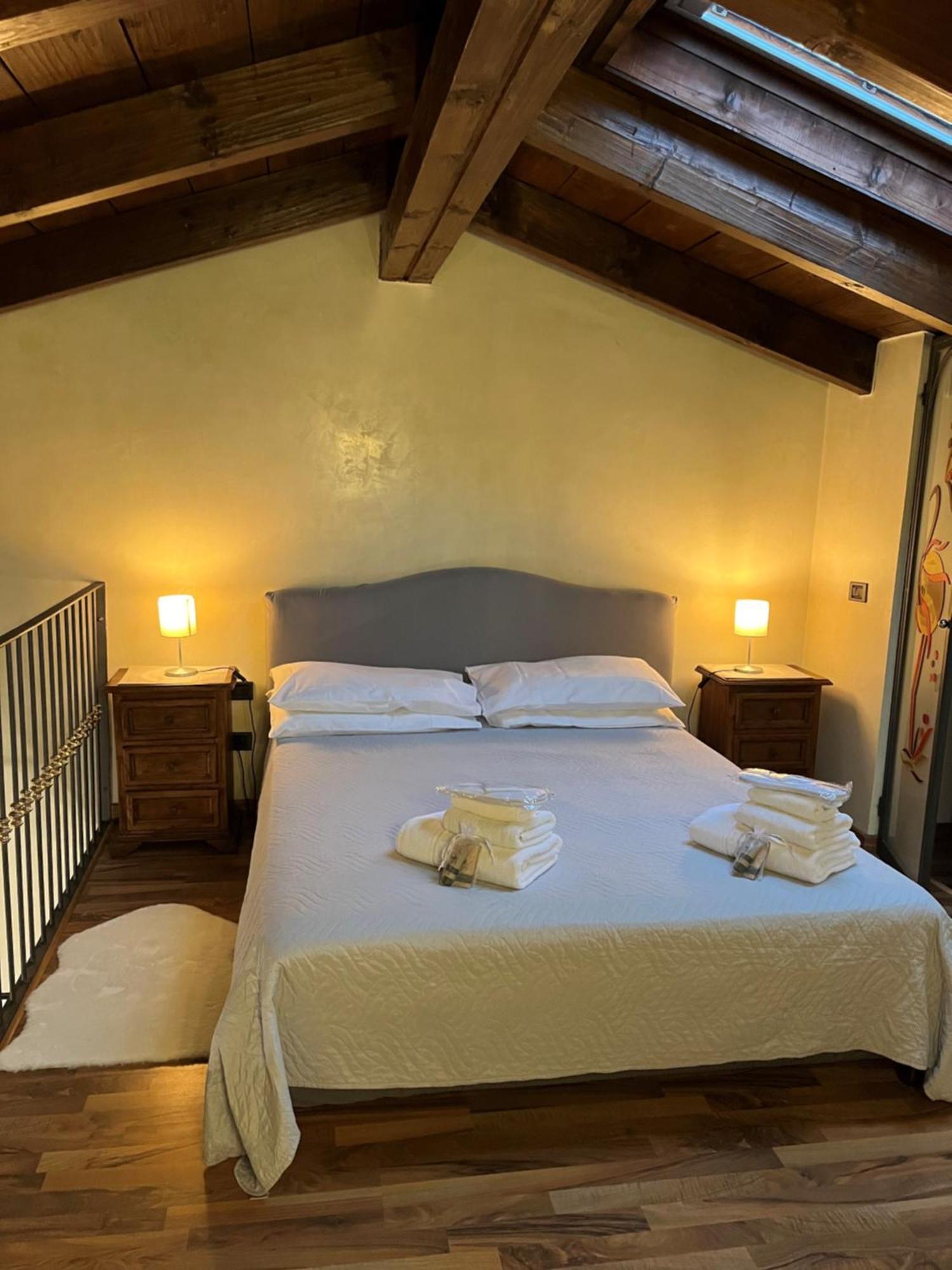 Bilocale Dafne Abbadesse Guest House Milano Exteriör bild